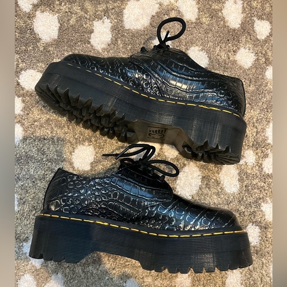 Dr. Martens 1461 CROC EMBOSS LEATHER PLATFORM SHOES - Picture 6 of 10